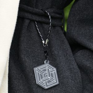 Glow-in-the-dark Pendant "Geometric 5" Black