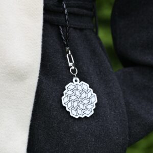 Hohtava Riipus "Geometrinen 2"