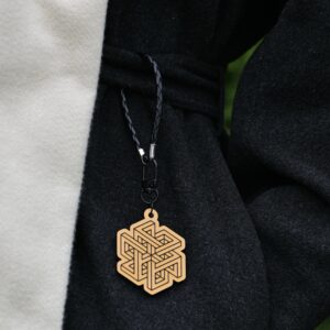 Heijastava Riipus “Geometrinen 6”