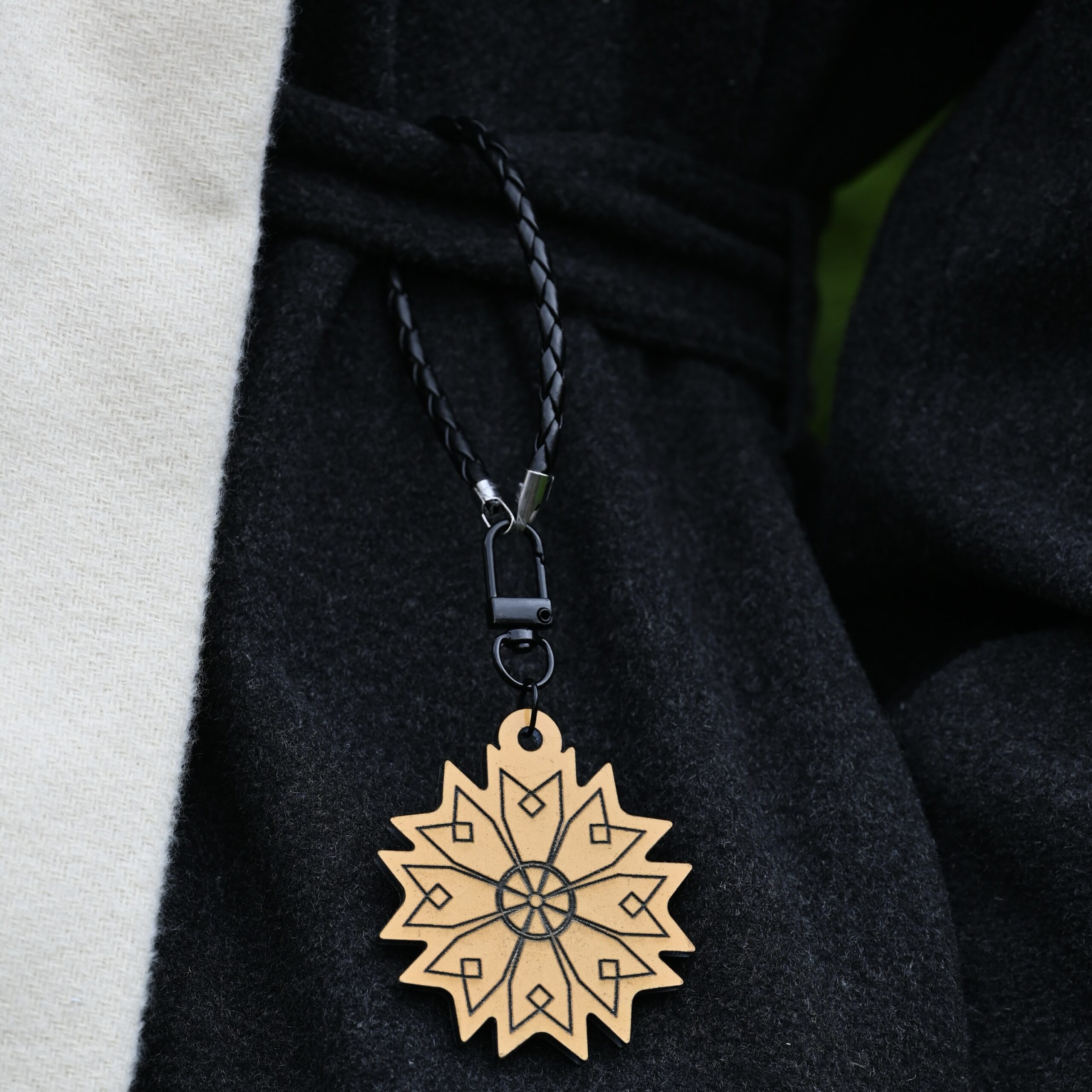 Golden Reflective Brooch "Ethnic Pattern 1"