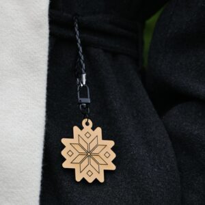 Kultainen heijastava riipus “Kaheksakand”